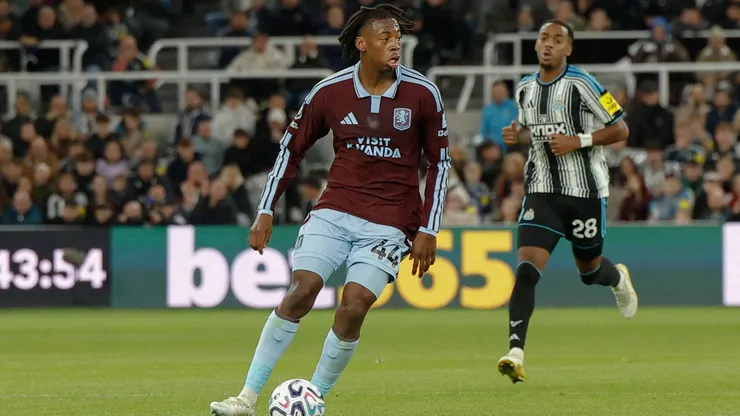 Newcastle United v Aston Villa, Premier League Johan Manzambi of Aston Villa looks to make a pass during the Newcastle United v Aston Villa Premier League match at St. James Park, Newcastle Upon Tyne, England on 17 October 2026 Credit: Craig Cowan/Every Second Media Editorial use only. All images are copyright Every Second Media Limited. No images may be reproduced without prior permission. All rights reserved. Premier League and Football League images are subject to licensing agreements with Football DataCo Limited. see https://www.football-dataco.com Copyright: xIMAGO/EveryxSecondxMediax ESM-2226-0143 CraigxCowanx/xEveryxSecondxMediax
