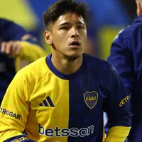 Lozano é atingido e jogadores do Boca Juniors cercam árbitro