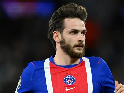 Khvicha Kvaratskhelia está fora da temporada no PSG