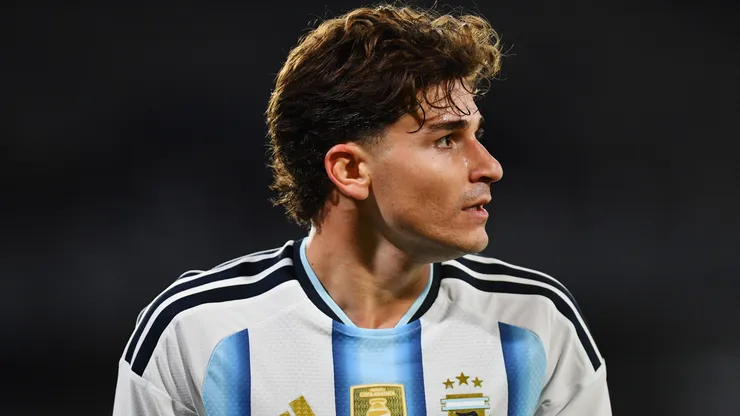 Julian Alvarez of Argentina looks on during the international friendly match between Argentina and Bolivia at Mario Alberto Kempes Stadium on September 30, 2026 in Cordoba, Argentina.
