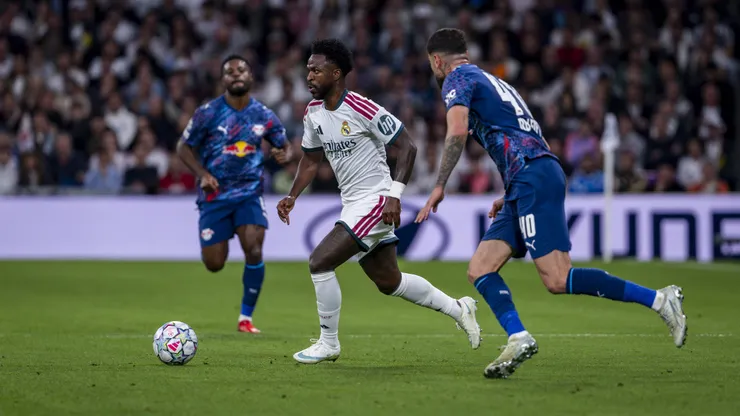 Real Madrid C.F. v RB Leipzig - UEFA Champions League 2026/27 League Phase MD3 MADRID, SPAIN - OCTOBER 21: Vinicius Junior of Real Madrid CF C is in action with the ball during the UEFA Champions League 2026/27 League Phase MD3 match between Real Madrid C.F. and RB Leipzig at Estadio Santiago Bernabeu on October 21, 2026 in Madrid, Spain. Madrid Estadio Santiago Bernabeu Madrid Spain Copyright: xAlbertoxGardinx AGardin_20261021_Rea_Mad_Lei_0419