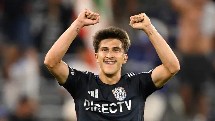 Gabriel Pirani, camisa 12 do San Diego FC, comemora após marcar um gol no segundo tempo contra o Colorado Rapids no Snapdragon Stadium em 22 de agosto de 2026 em San Diego, Califórnia. (Foto de Denis Poroy/Getty Images)
