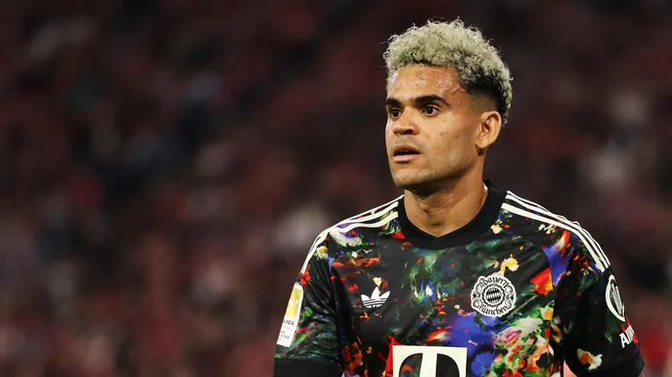 Luis Diaz, do Bayern de Munique, é substituído durante a partida da Bundesliga 2026/27 entre FC Bayern München e 1. FC Union Berlin, na Allianz Arena, em 18 de setembro de 2026, em Munique, Alemanha. (Foto de Adam Pretty/Getty Images)