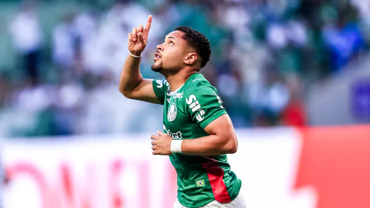 Vitor Roque jogador do Palmeiras comemora seu gol durante partida contra o Vasco no estadio Nubank Arena pelo campeonato Brasileiro A 2026.