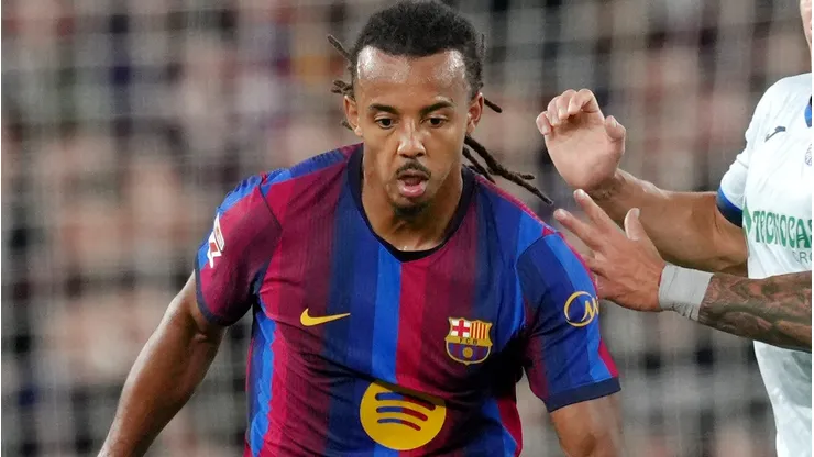 BARCELONA, SPAIN - OCTOBER 10: Jules Kounde of FC Barcelona is challenged by Martin Satriano of Getafe CF during the LaLiga EA Sports 2026/27 match between FC Barcelona and Getafe CF at Spotify Camp Nou on October 10, 2026 in Barcelona, Spain. (Photo by Alex Caparros/Getty Images)