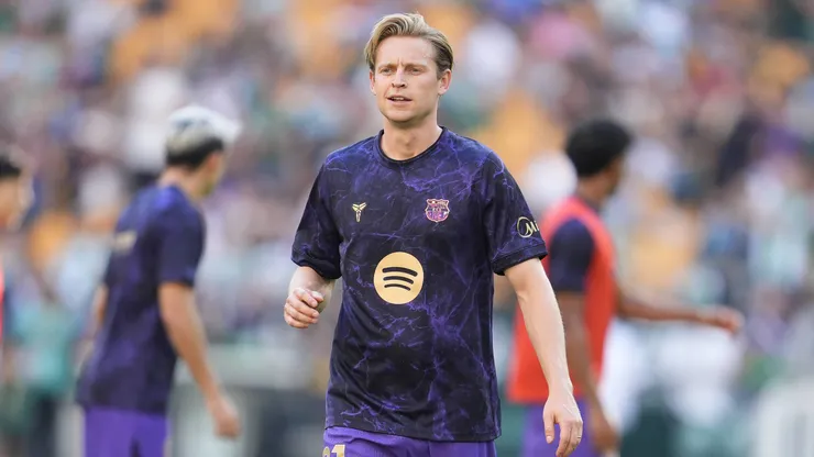 October 17, 2026, Sevilla, Sevilla, Spain: Frenkie de Jong of FC Barcelona, Barca warms up during the Spanish League, LaLiga EA Sports, football match between Real Betis Balompie and FC Barcelona at La Cartuja stadium on Octuber 17, 2026, in Sevilla, Spain. Sevilla Spain - ZUMAa181 20261017_zaa_a181_223 Copyright: xJoaquinxCorcherox