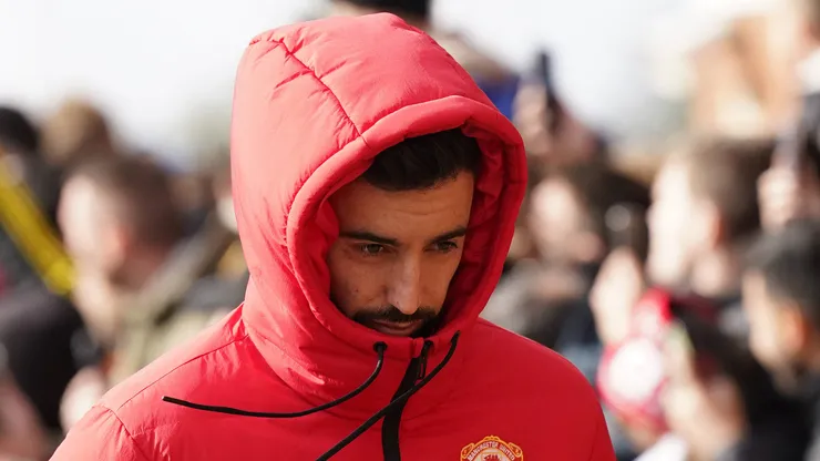 Manchester, England, 25th October 2026. Bruno Fernandes of Manchester United, ManU arrives at the ground during the Manchester United vs AFC Bournemouth Premier League match at Old Trafford, Manchester. Picture credit should read: Andrew Yates / Sportimage EDITORIAL USE ONLY. No use with unauthorised audio, video, data, fixture lists, club/league logos or live services. Online in-match use limited to 120 images, no video emulation. No use in betting, games or single club/league/player publications. SPI_003_AY_MAN_UTD_BOURN SPI-5100-0003