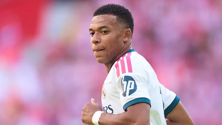 Atacante Mbappé em partida. (Foto: Mateo Villalba Sanchez/Getty Images)