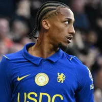 Chelsea precisa buscar um substituto para João Pedro