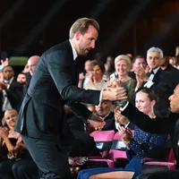 Mbappé quase supera Kane na disputa pela Bola de Ouro