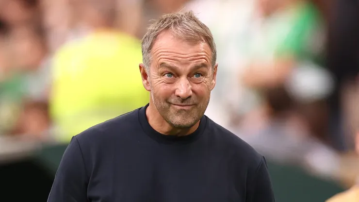 Hansi Flick, técnico do Barcelona. (Foto: Fran Santiago/Getty Images)