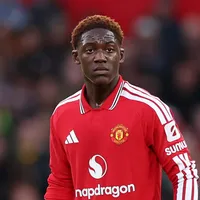 Kobbie Mainoo retorna aos treinos do Manchester United