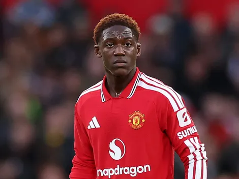 Kobbie Mainoo retorna aos treinos do Manchester United