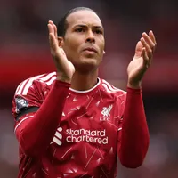 Análise: Iraola avalia descanso de Van Dijk antes do Arsenal