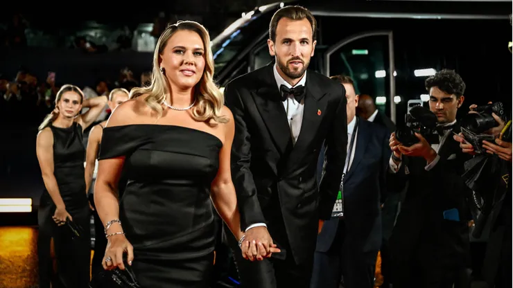 Harry Kane e Kate Kane chegam à cerimônia da Bola de Ouro 2026. Foto: IMAGO / PRESSE SPORTS
