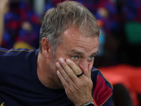Defesa do Barcelona vira pesadelo e Flick ensaia 11ª formação
