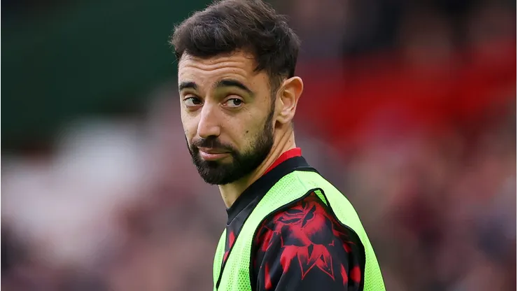 Bruno Fernandes retorna como capitão no Manchester United.