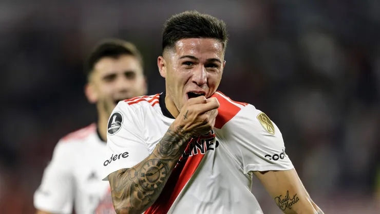 Enzo Fernández jogador do River Plate comemora seu gol durante partida contra o Fortaleza no estádio Monumental de Nunez pelo campeonato Copa Libertadores 2022. Foto: Fotobairesarg/AGIF