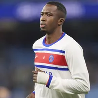 Barcelona mira Pacho, do PSG, para a próxima janela