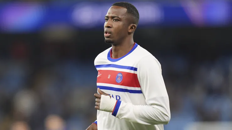Barcelona mira Willian Pacho, zagueiro do PSG, para reforçar defesa e formar dupla com Pau Cubarsí. Foto: IMAGO / Every Second Media